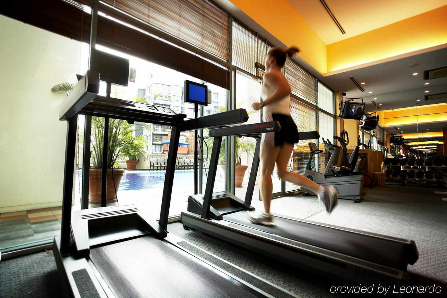 Fraser Place Robertson Walk Singapore Tiện nghi bức ảnh A treadmill in use