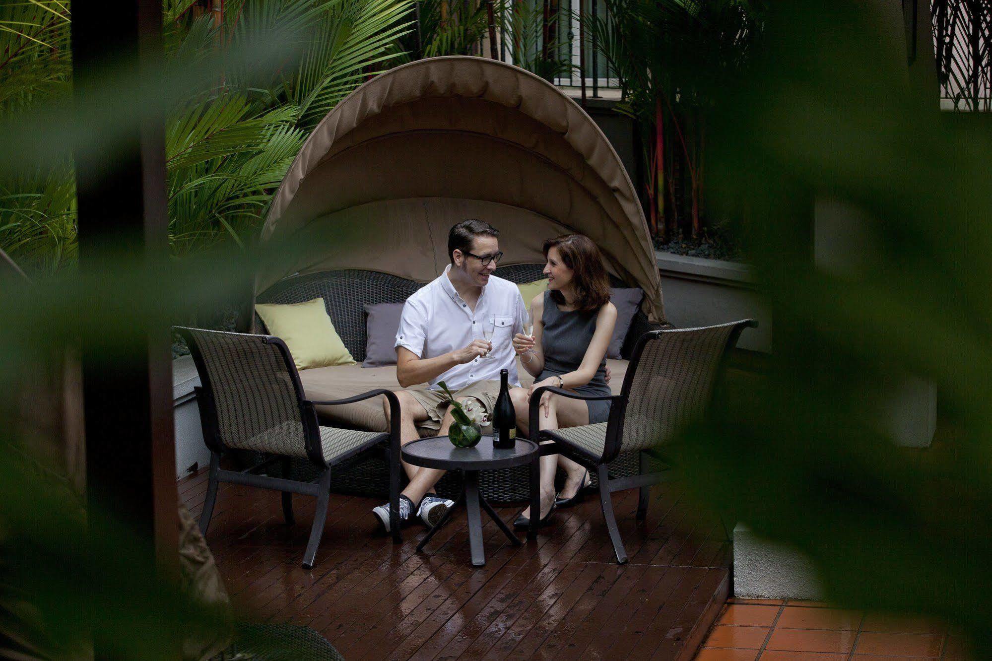 Fraser Place Robertson Walk Singapore Ngoại thất bức ảnh The Garden Bar